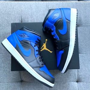 🖤💙🤍 Nike Men's Air Jordan 1 Retro Mid